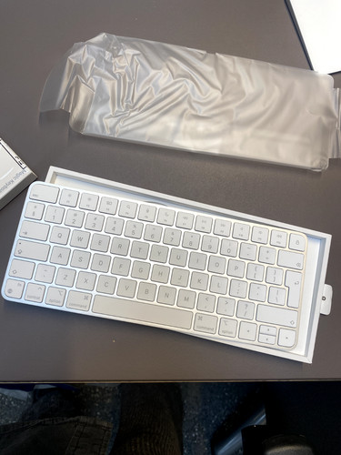 Apple magic keyboard - magic,